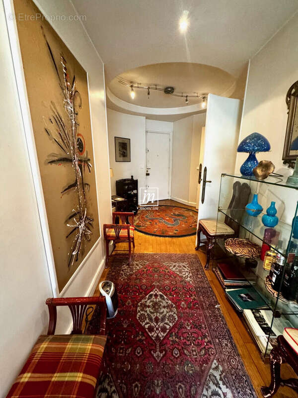 photo originale - Appartement à PARIS-17E
