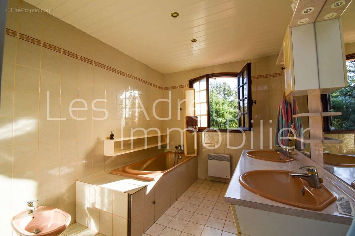 Maison à LES ADRETS-DE-L&#039;ESTEREL