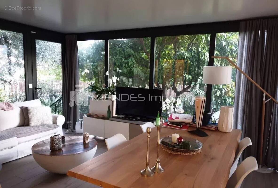 Appartement à ROQUEBRUNE-CAP-MARTIN