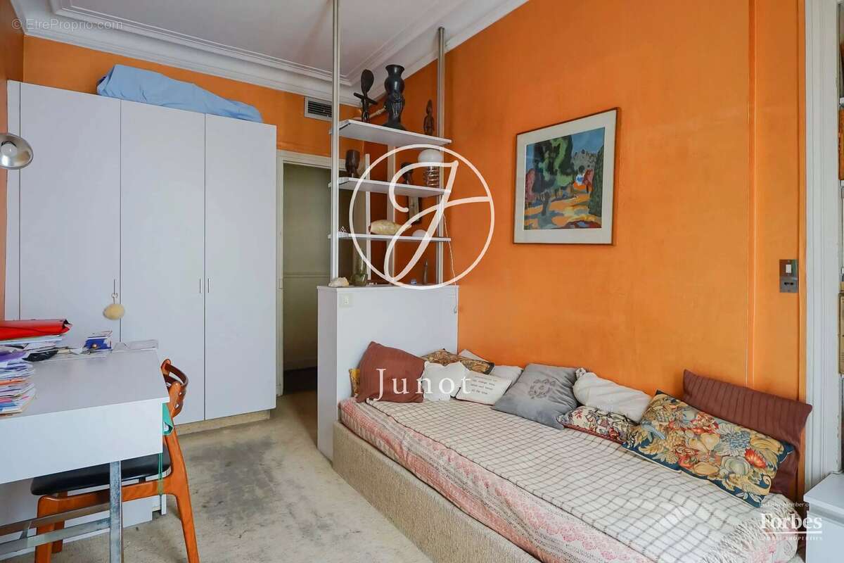 Appartement à PARIS-7E