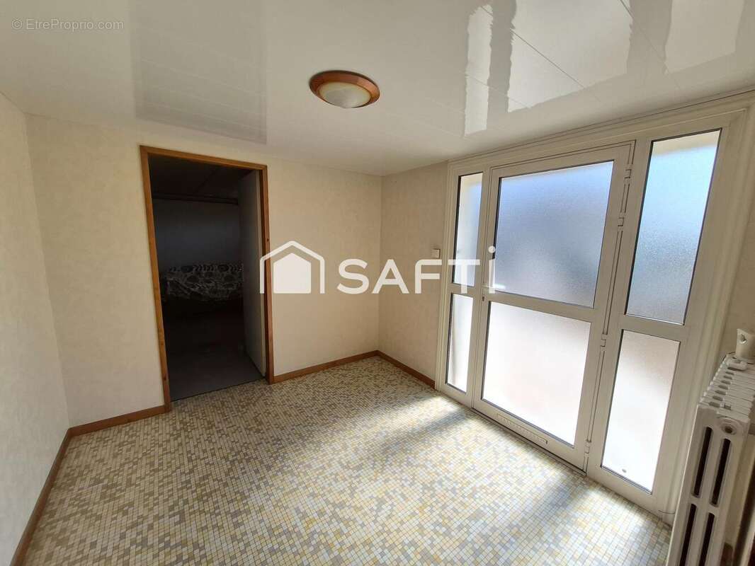 Maison 81 m² à Descartes  - photo 3