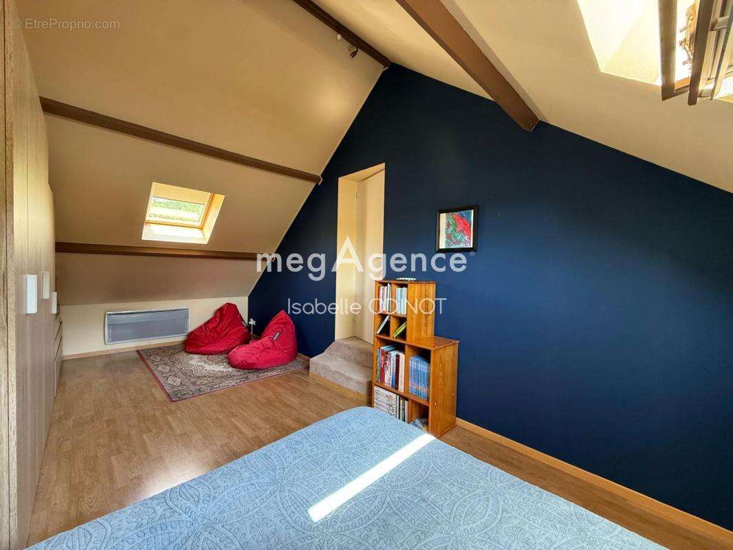 Belle Maison familiale sur un terrain de 1405m2 - photo 15