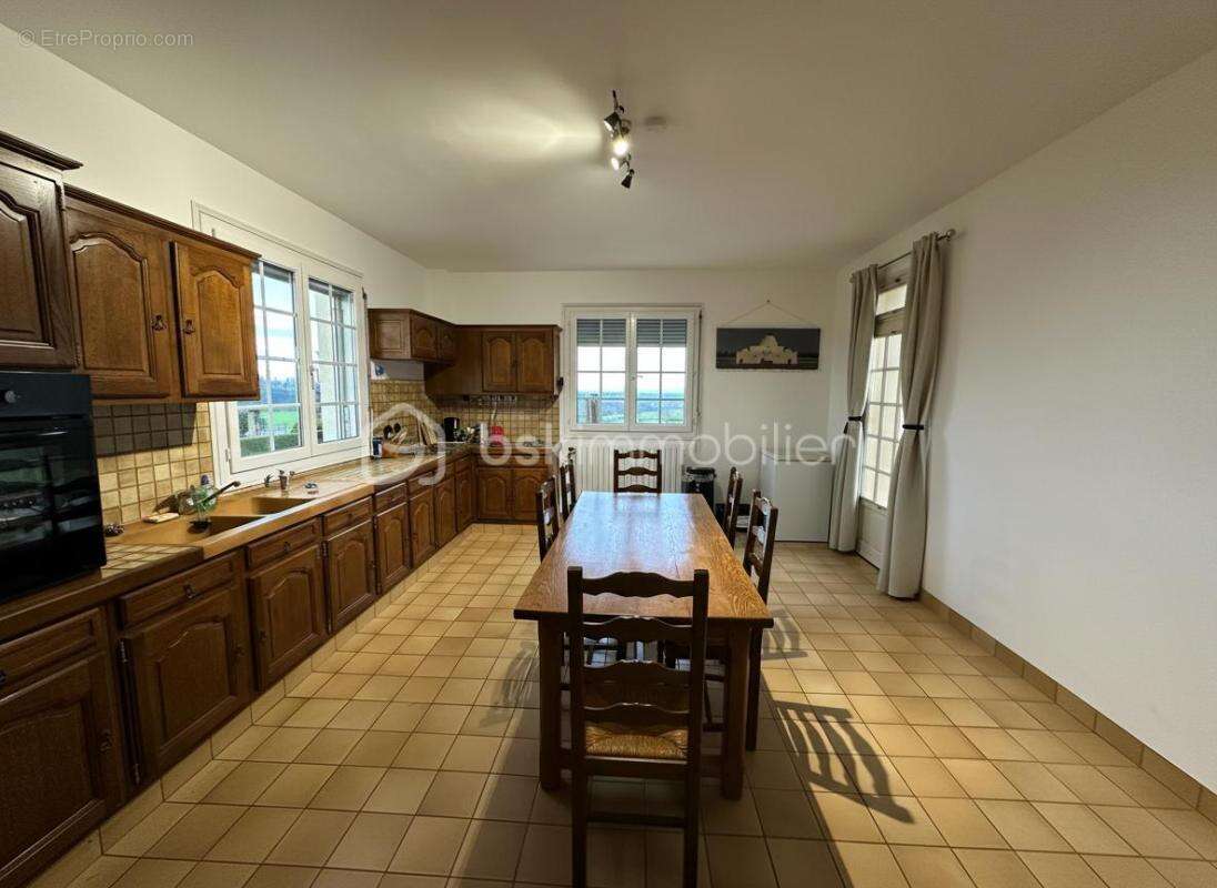 Maison à LE TEILLEUL