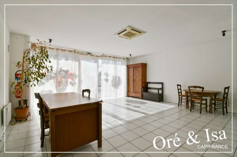 Investissement locatif ou implantation professionnelle : une opportunité à saisir ! à vendre CULAN (18) - photo 3