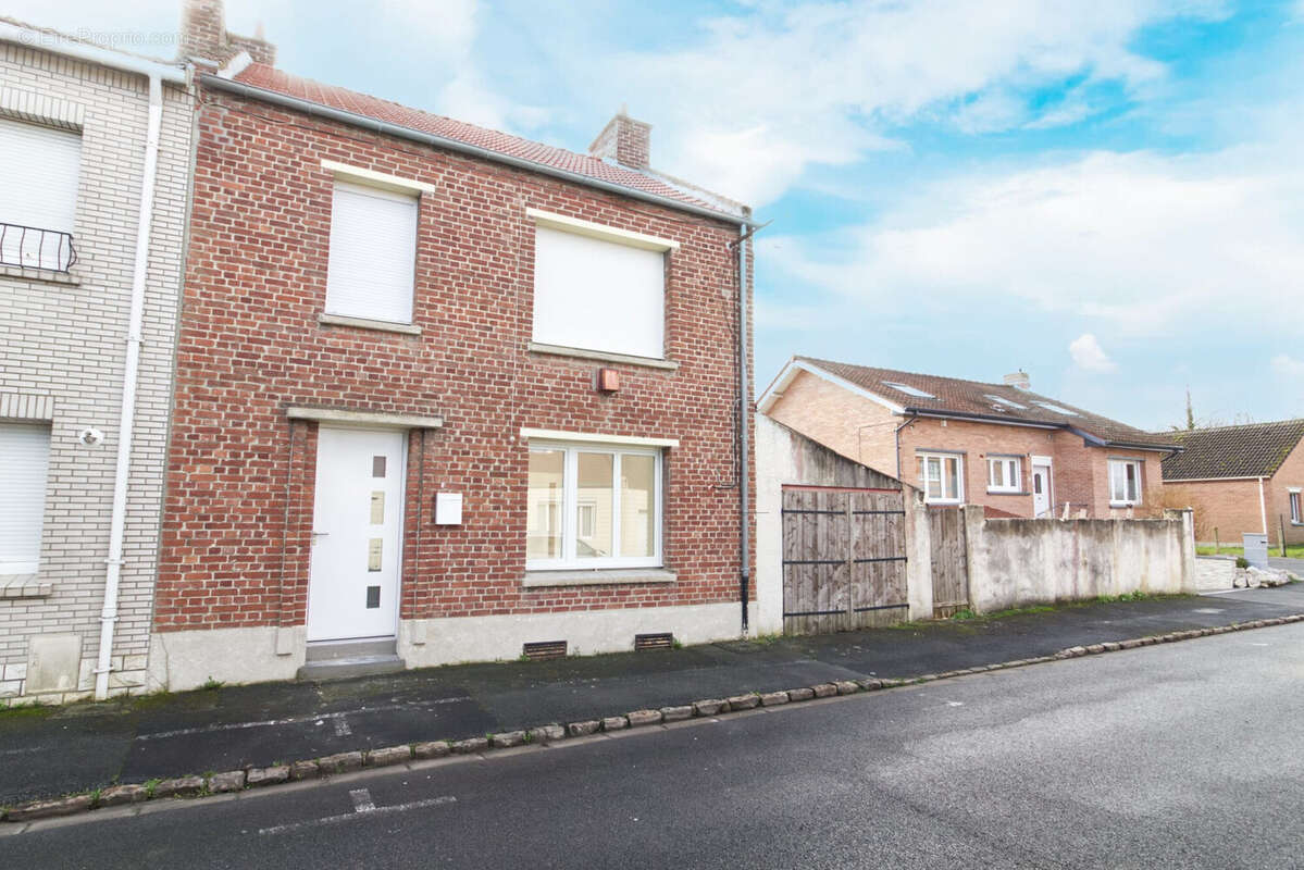 Maison à SIN-LE-NOBLE