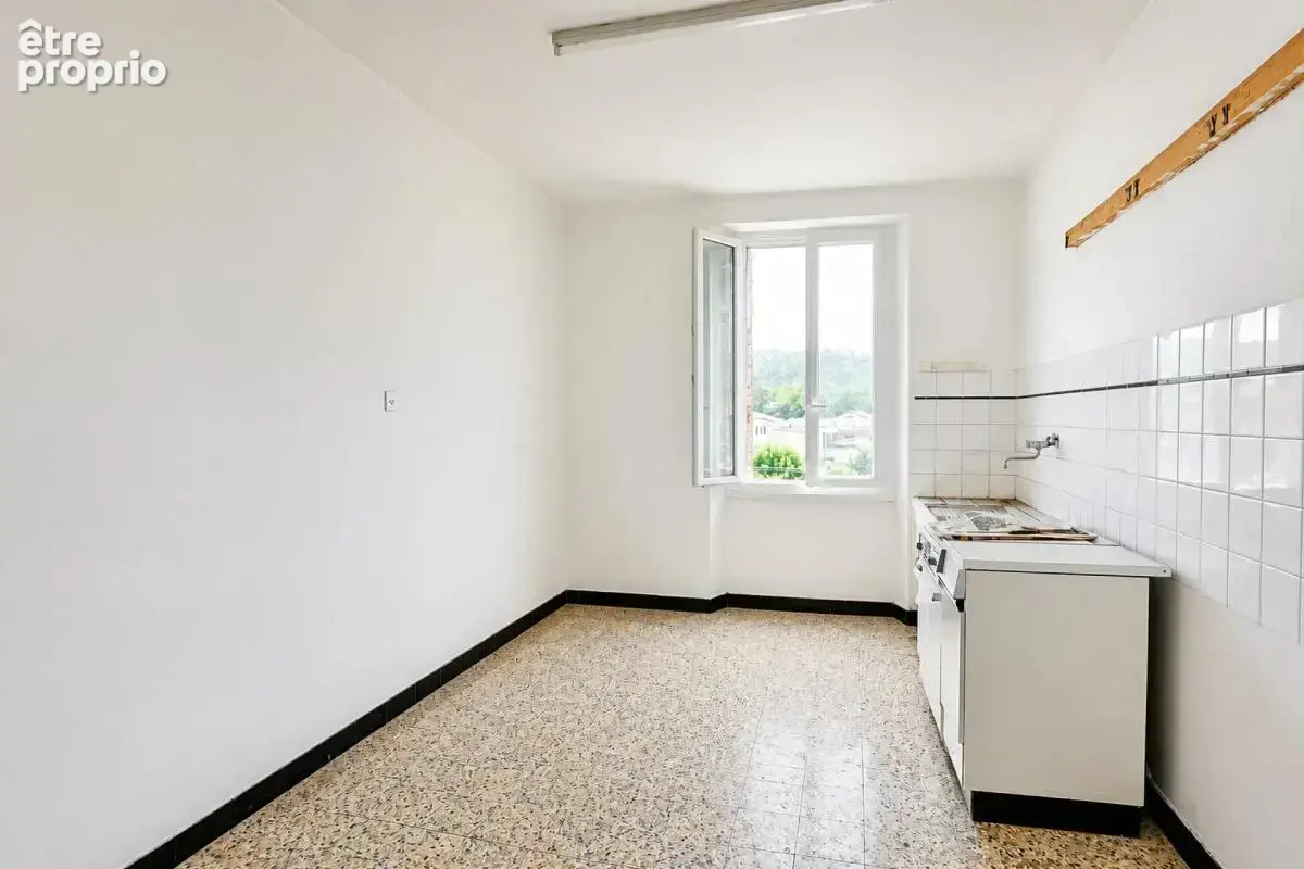 Immeuble de 9 pièces de 250 m² à Bessèges - photo 15