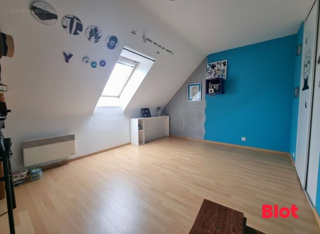 Maison 125 m² à Montreuil-Le-Gast  - photo 8