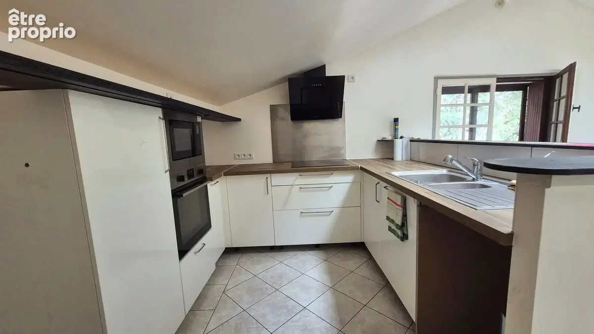 Appartement à NAY