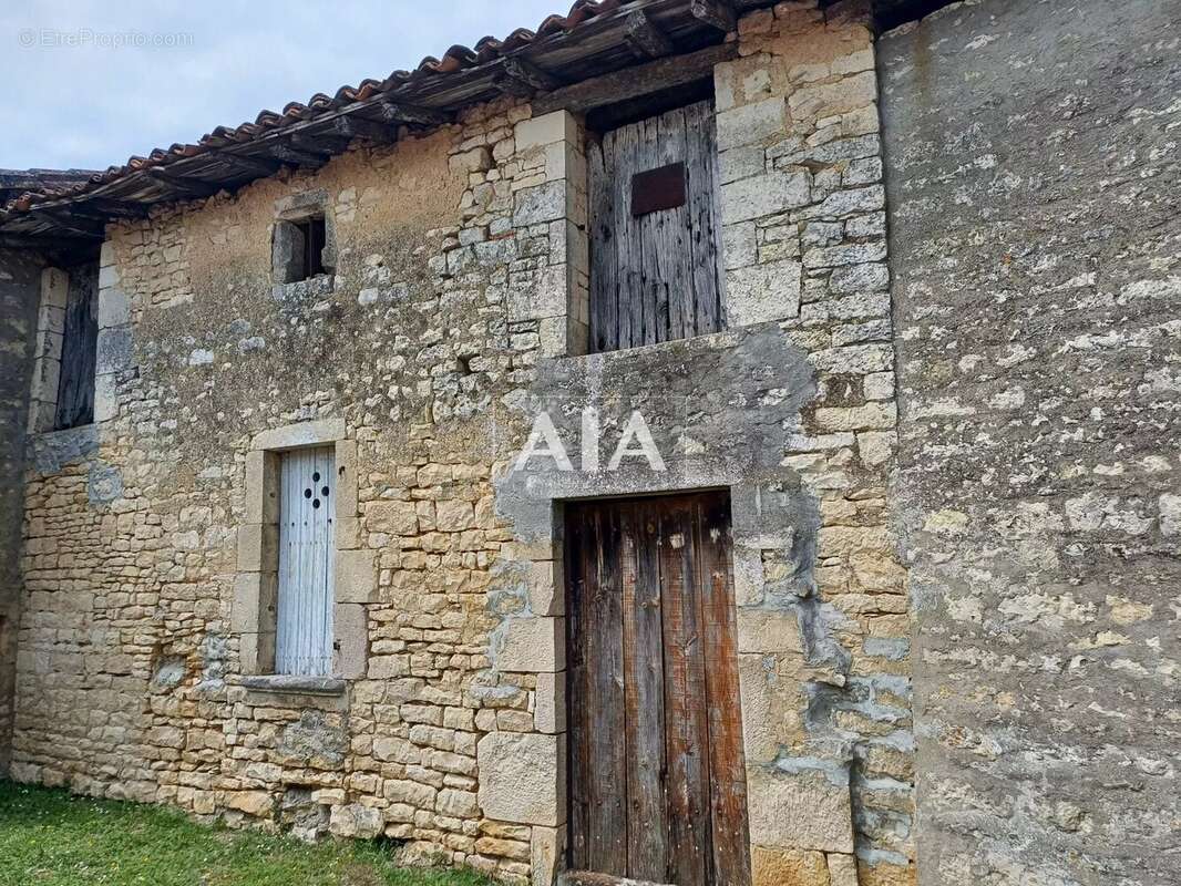 Maison à LA FAYE