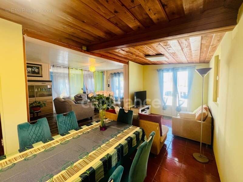 Maison à vendre 5 pièces LES MAKES (974) - photo 3