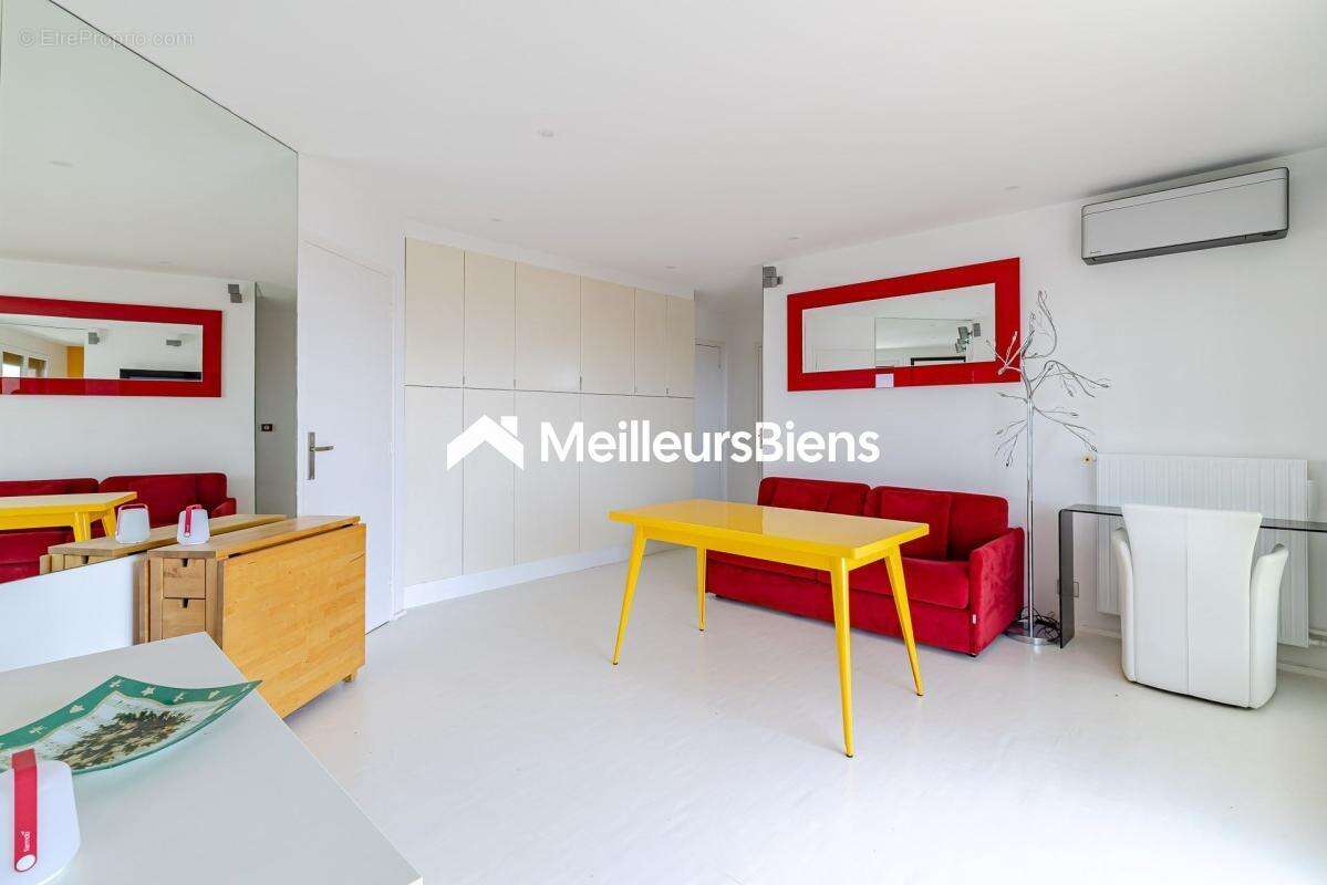 Appartement à PARIS-20E