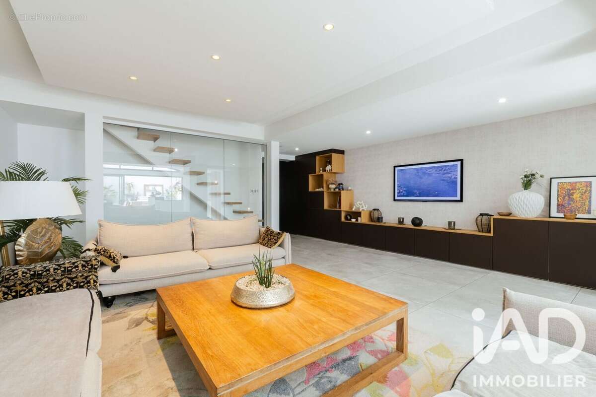 Maison 209 m² à La Rochelle  - photo 8