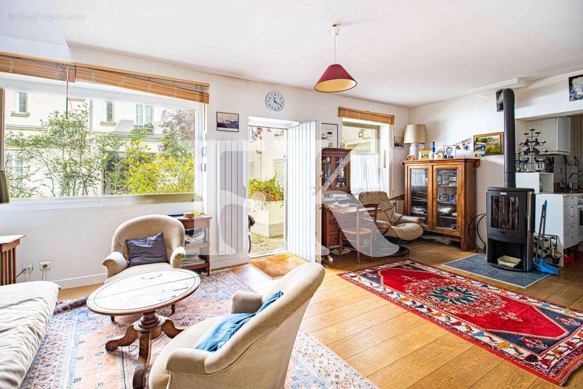 Appartement à PARIS-11E