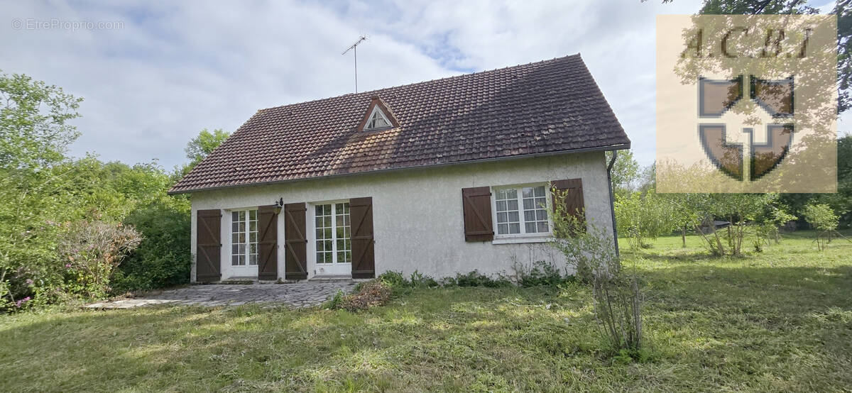 Maison à LIGNIERES