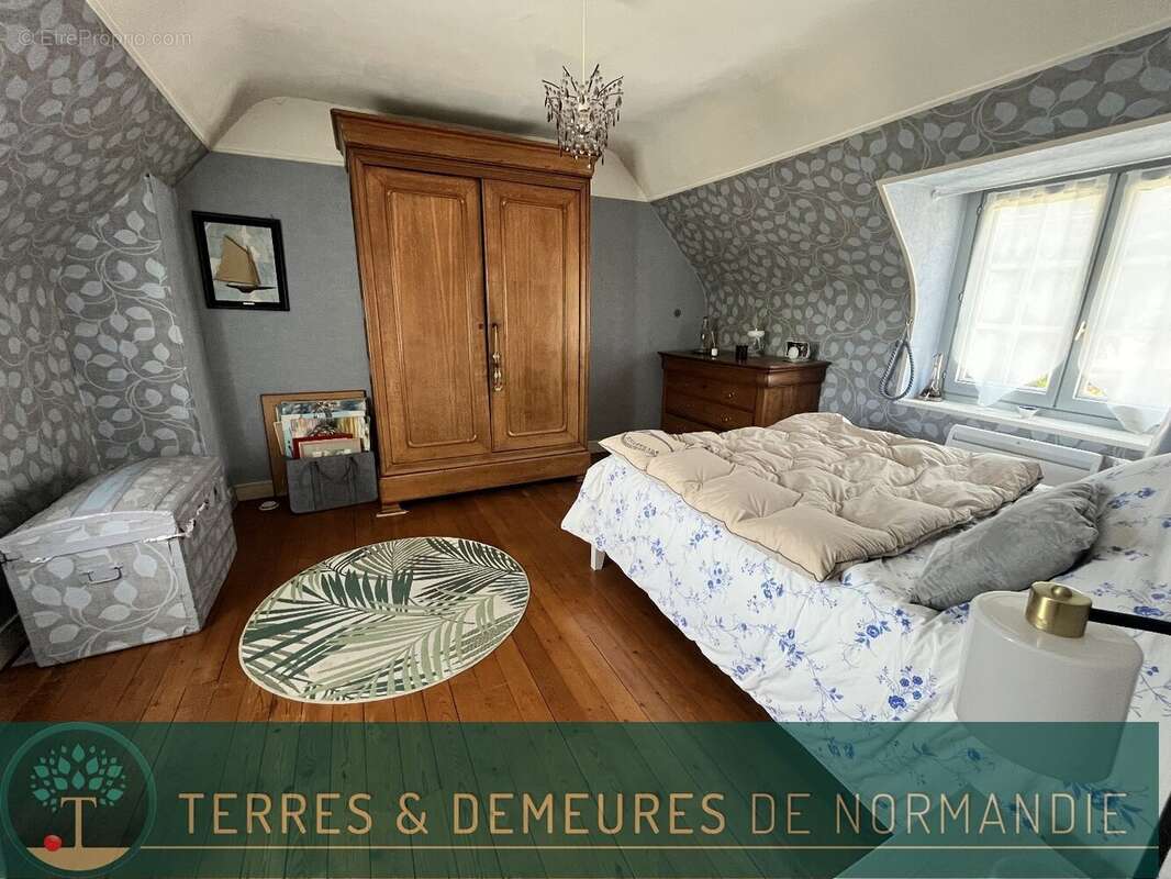 Maison à SAINT-PIERRE-SUR-DIVES