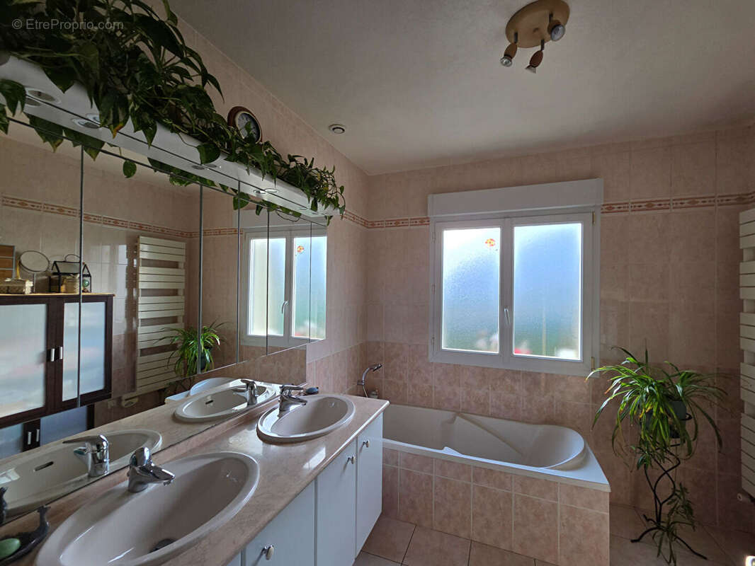 Maison à SAINTE-JAMME-SUR-SARTHE