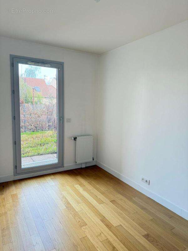 Beau trois pieces - immeuble recent - eaubonne - photo 10