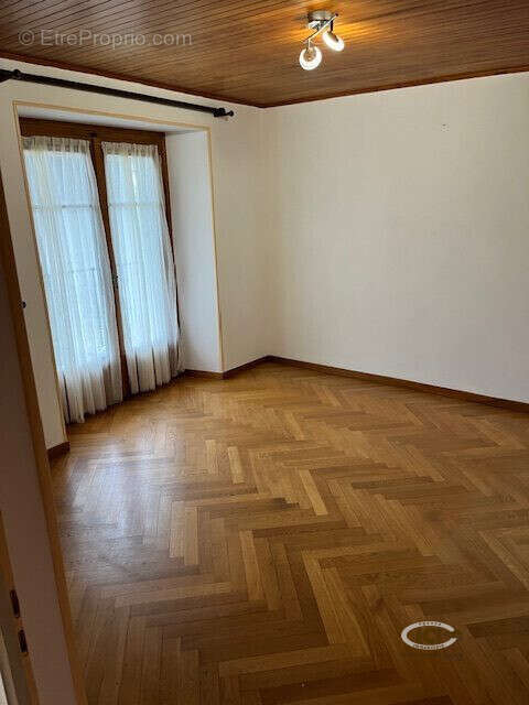 Maison 78 m² à Cranves-Sales  - photo 3