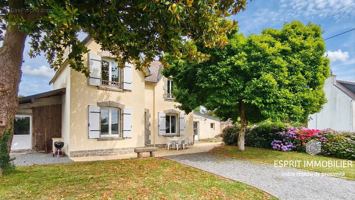 Maison à PONT-AVEN