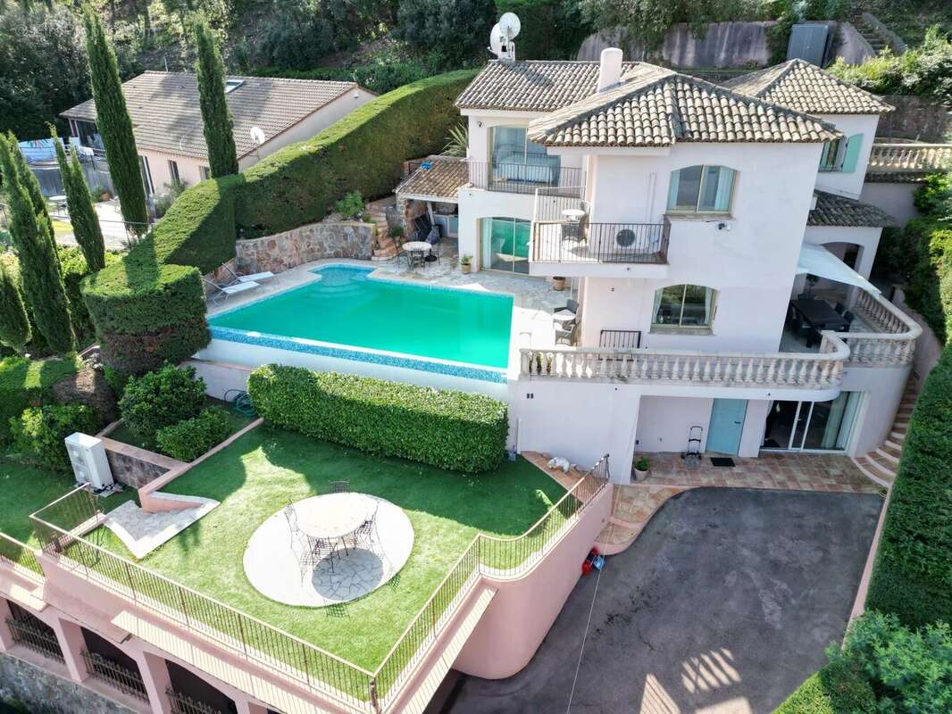 Maison à THEOULE-SUR-MER