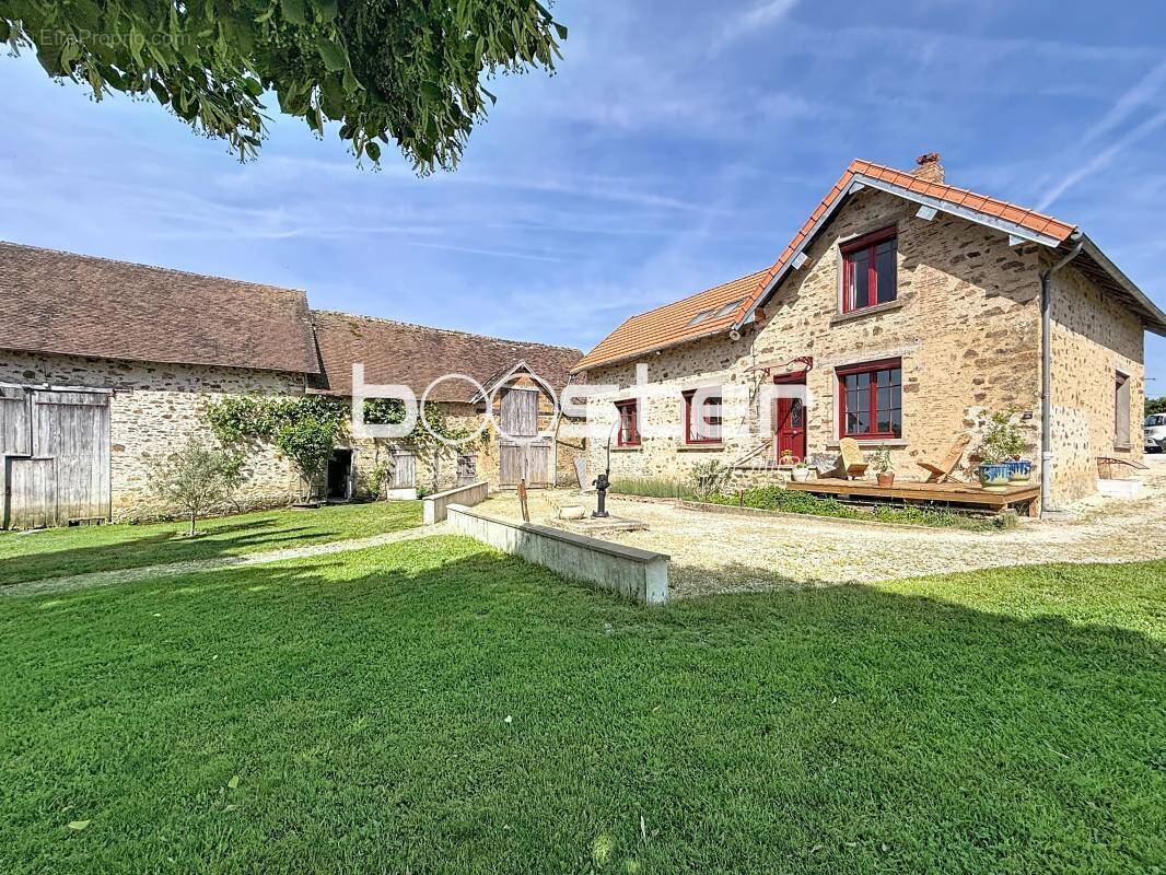 Maison à MEUZAC