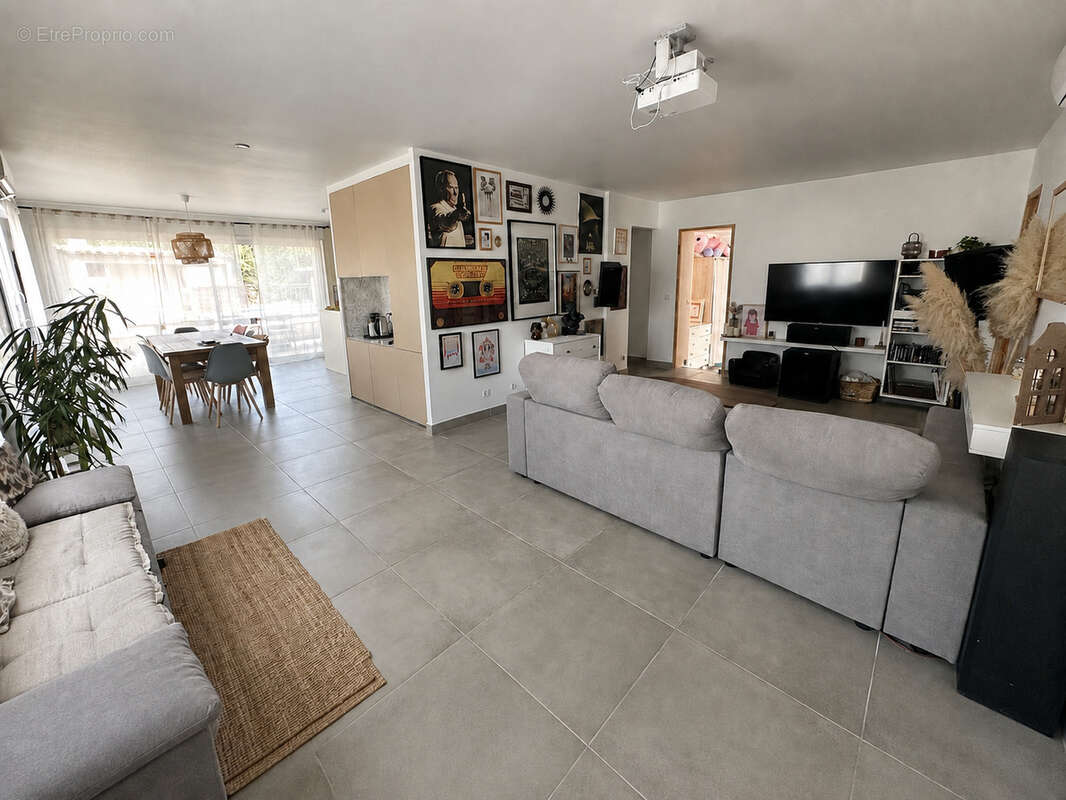 Villa F4 de 105m2 hab, garage, sur 518m2 de terrain à Saturargues - photo 9