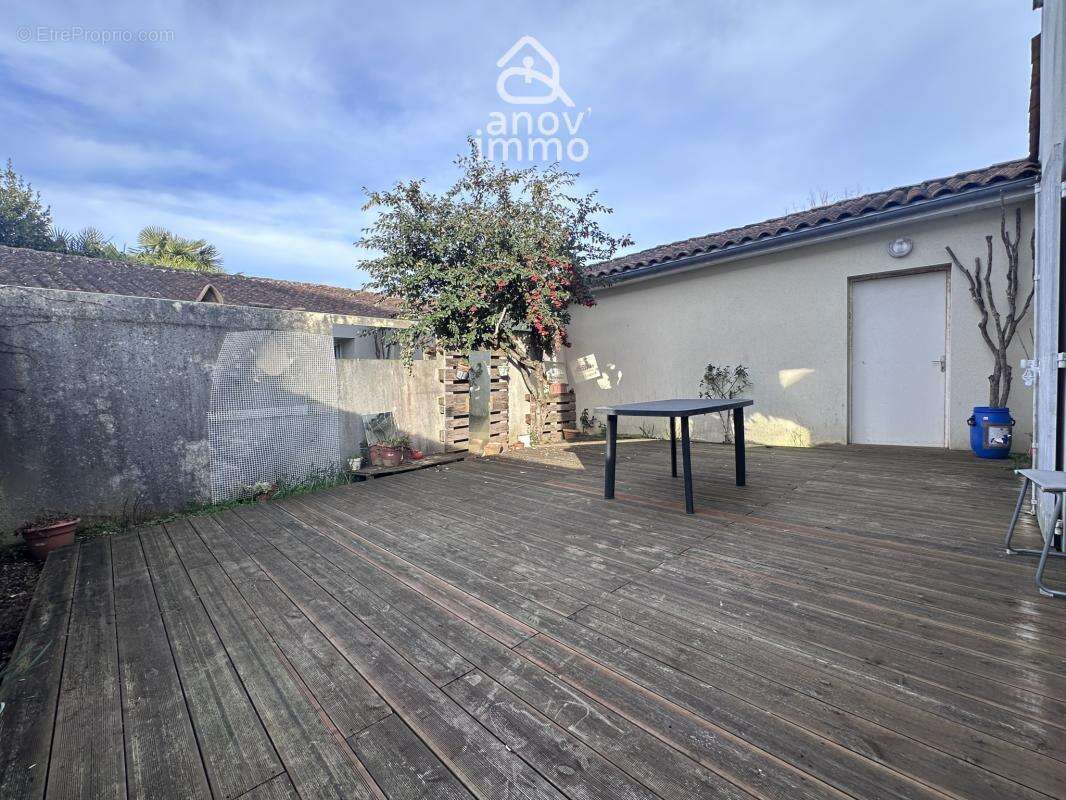 Maison de caractère 260 m2   centre-ville d'angoulême   5 ch - photo 14