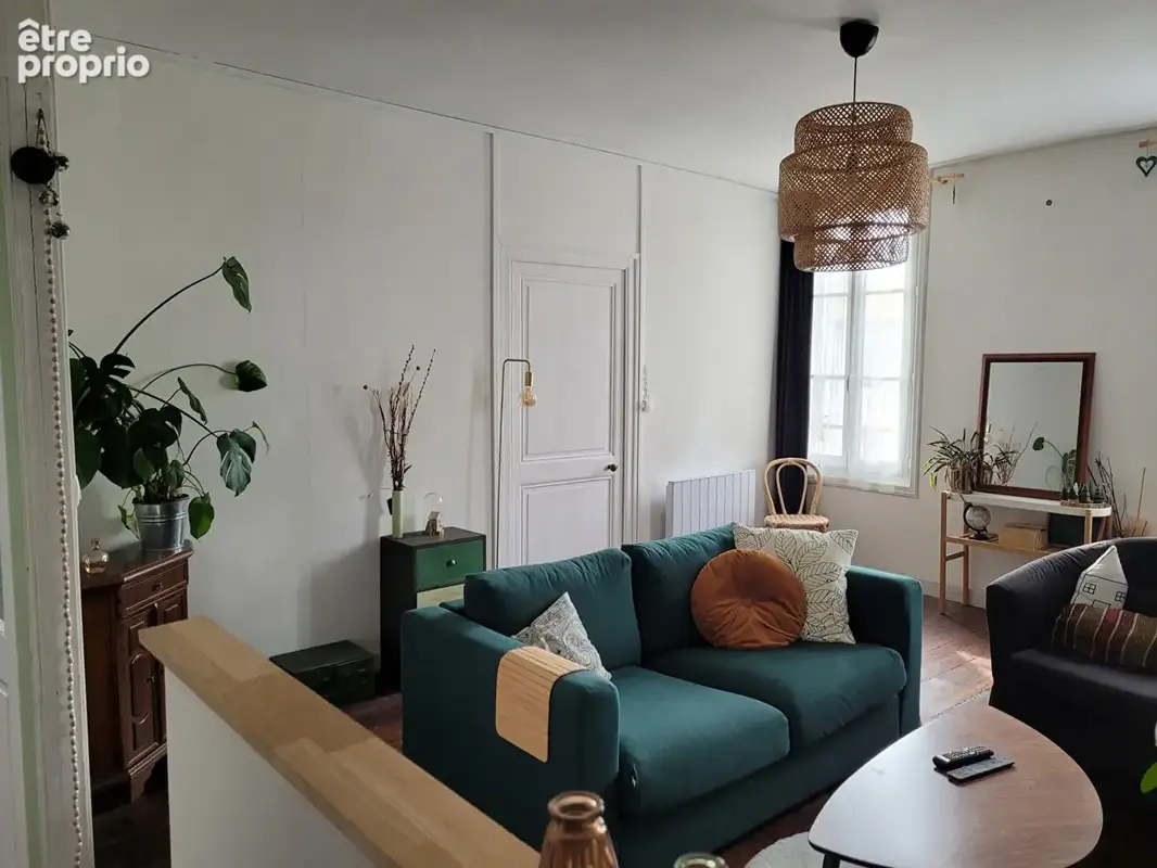 ROCHEFORT hyper centre appartement au 2ème de 57 m² de type 3 avec cave privative - photo 3