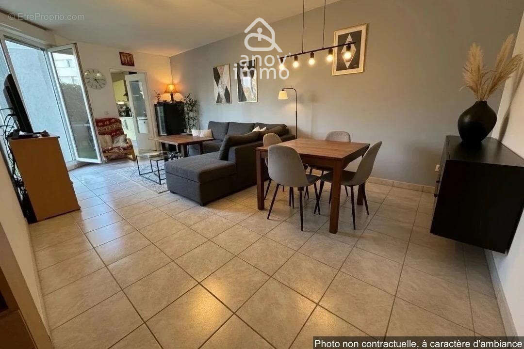 Appartement à MEYZIEU