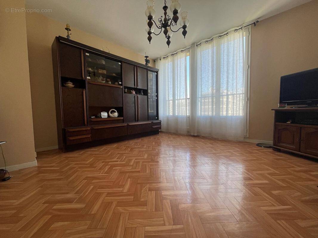 Appartement à FONTAINE