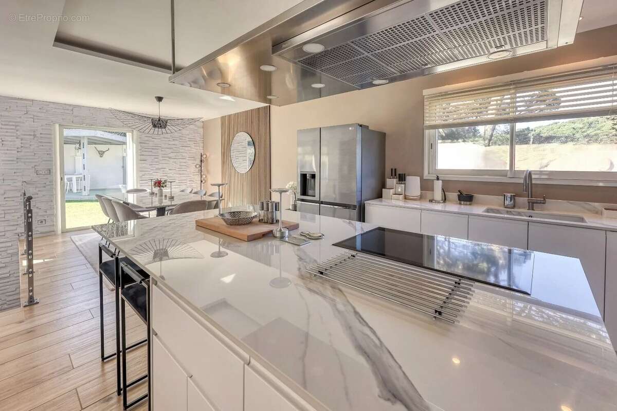 Villa contemporaine rénovée/imaginée par architecte d’intérieur – volumes exceptionnels – Janas - photo 29