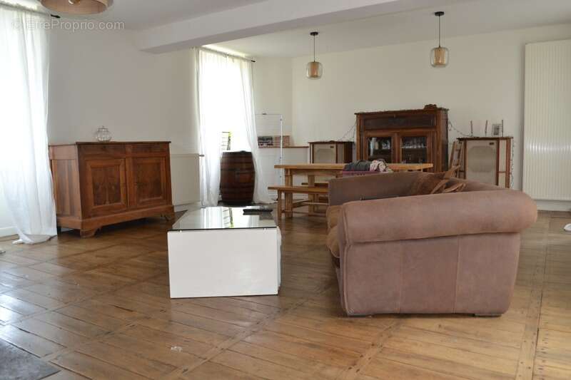 Maison à CHERVES-CHATELARS