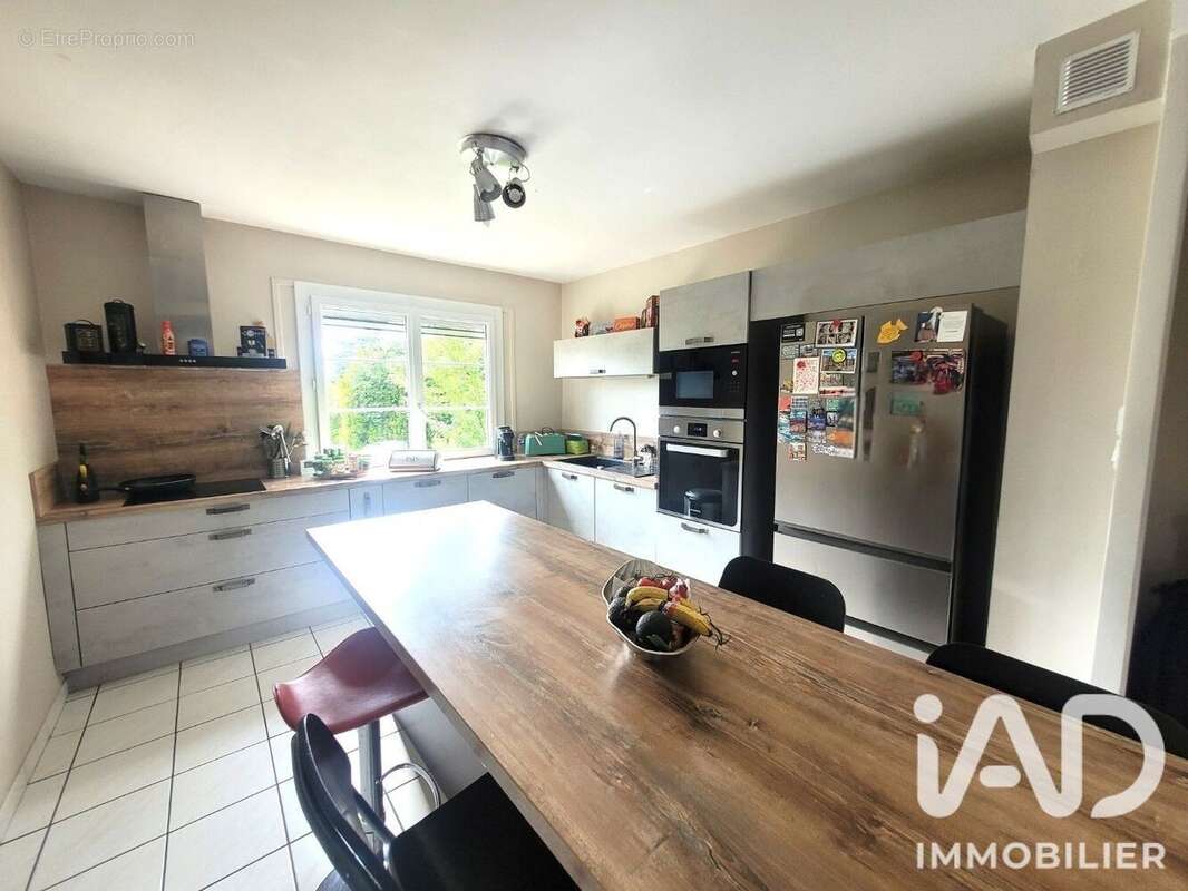 Maison 102 m² à Saint-Just-Saint-Rambert  - photo 7