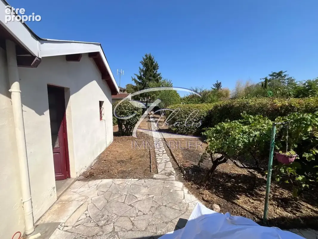 Maison 80 m² à Merignac  - photo 2