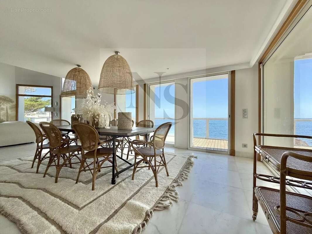 Maison à THEOULE-SUR-MER