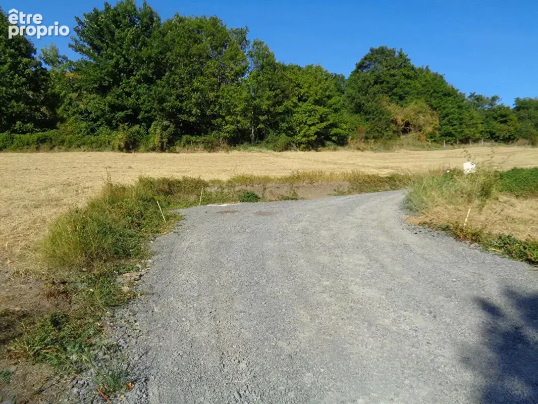 Saint Germain Laprade(43), terrain à bâtir de 889 m2 - photo 2