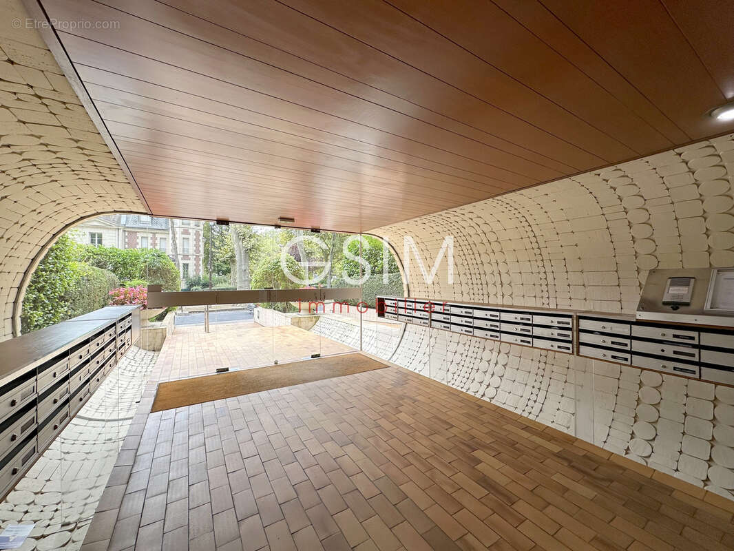 Appartement à NEUILLY-SUR-SEINE