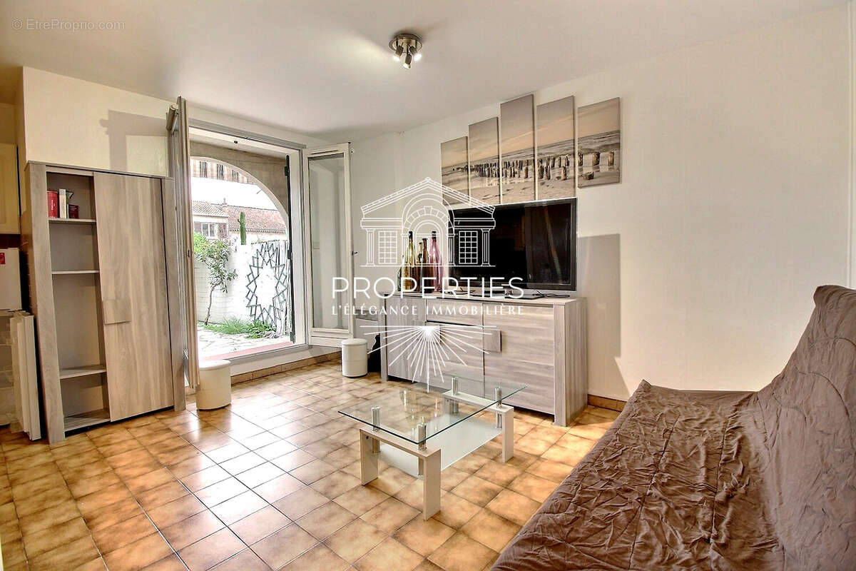 Appartement à LA LONDE-LES-MAURES