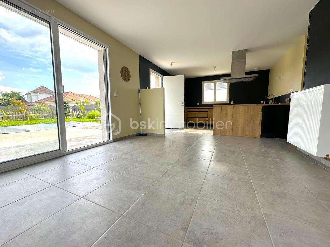 Maison à SAINT-GENIX-SUR-GUIERS