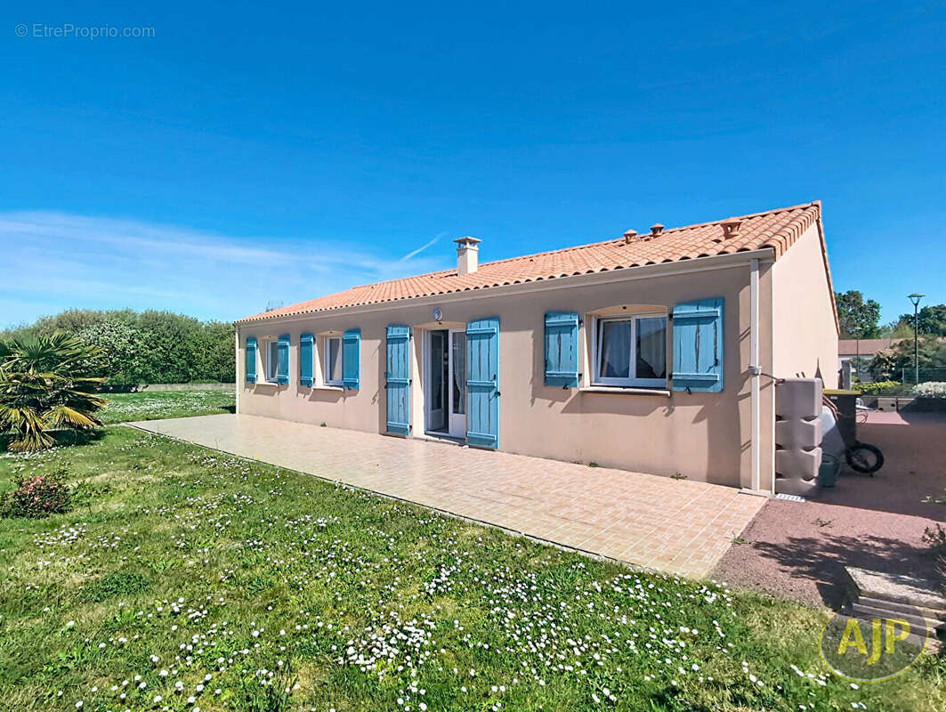 Maison à VIEILLEVIGNE