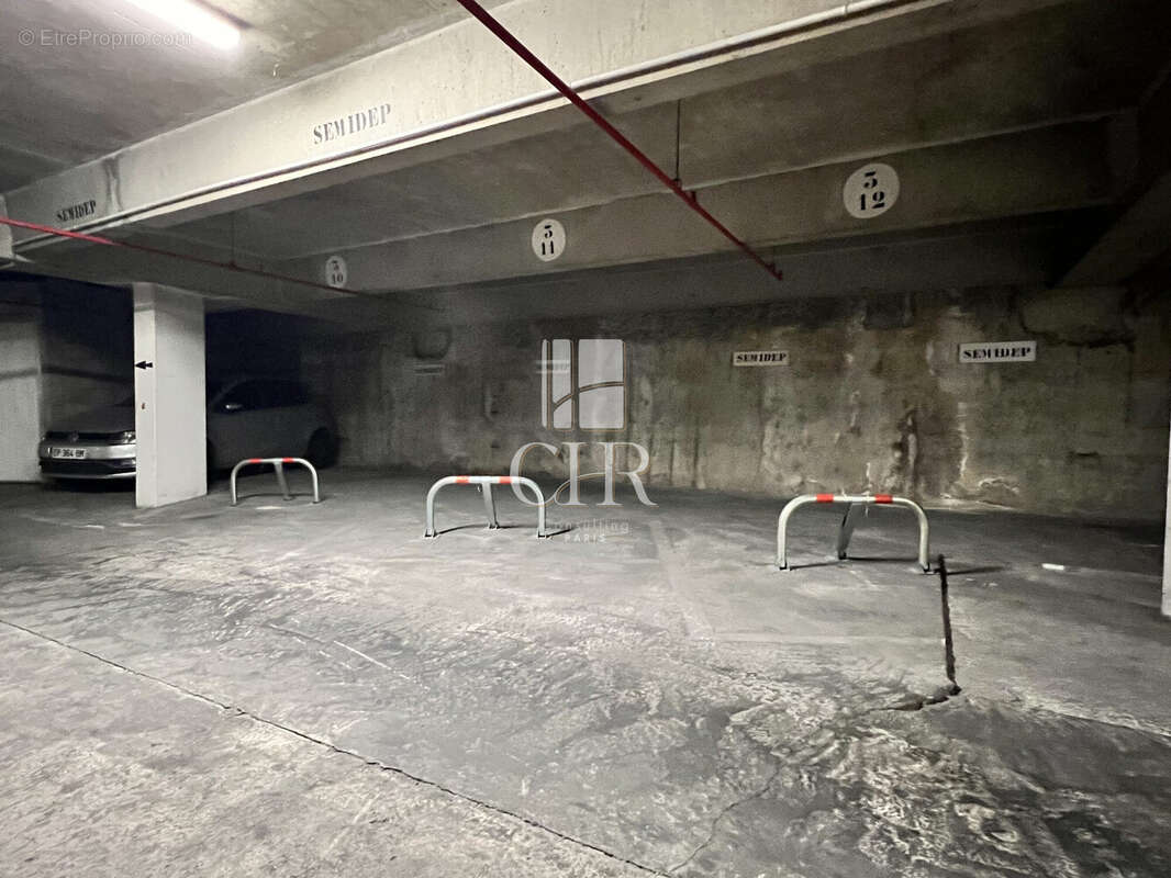 Parking à PARIS-19E
