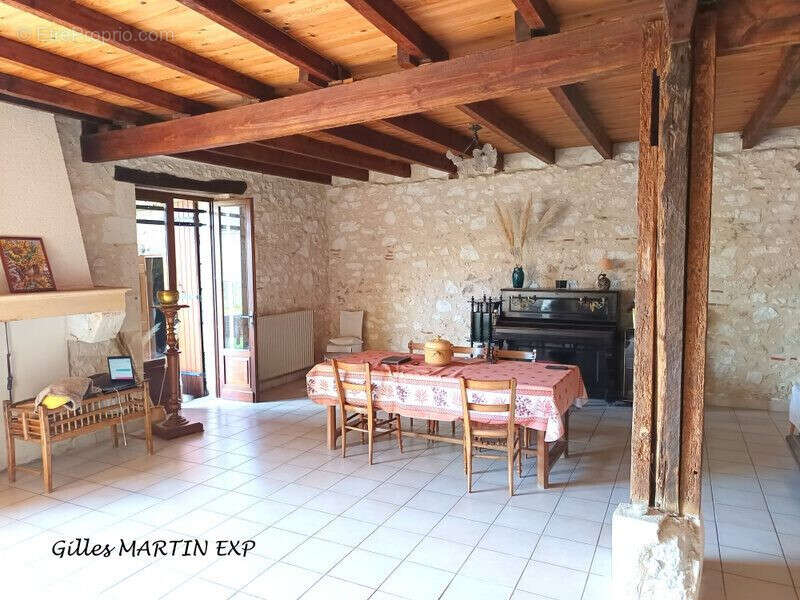 Maison 271 m² à Saint-Antoine-De-Breuilh  - photo 5