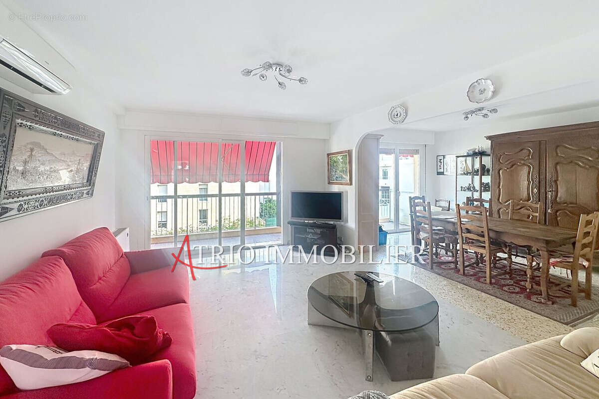 Appartement à SAINT-LAURENT-DU-VAR