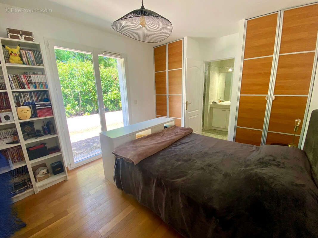 Maison à BAGNOLS-EN-FORET