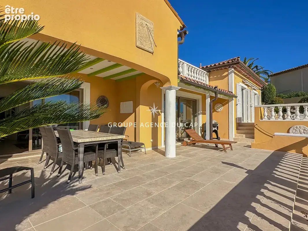 Villa vue mer 177m² 7 pièces avec 4 chambres piscine garage et car port,  aux issambres - photo 9