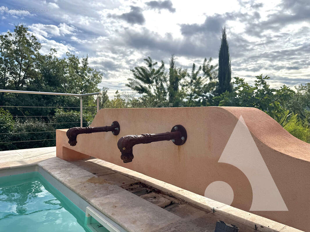 Maison à VILLECROZE