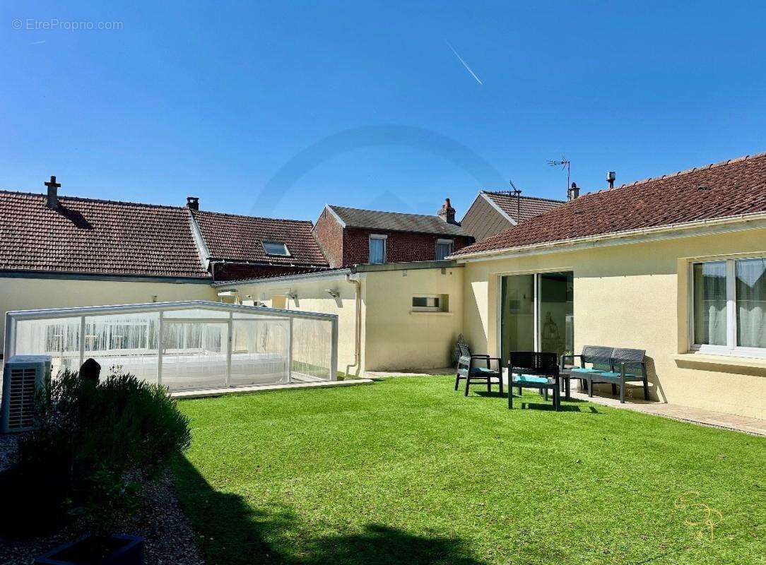 Maison à VILLERS-BRETONNEUX
