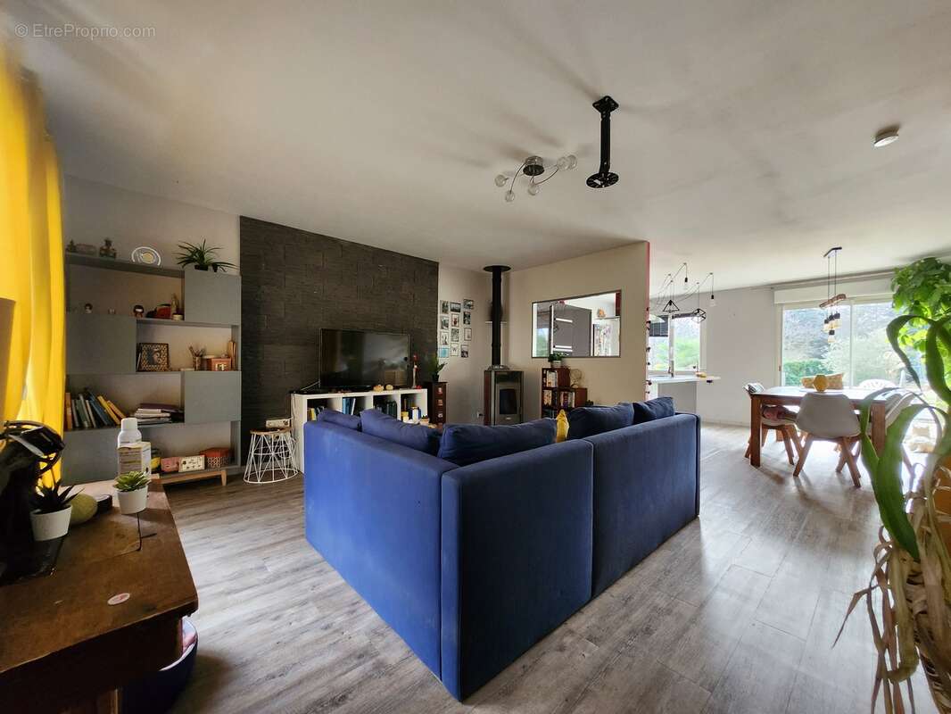 Maison à SAINT-JOUVENT