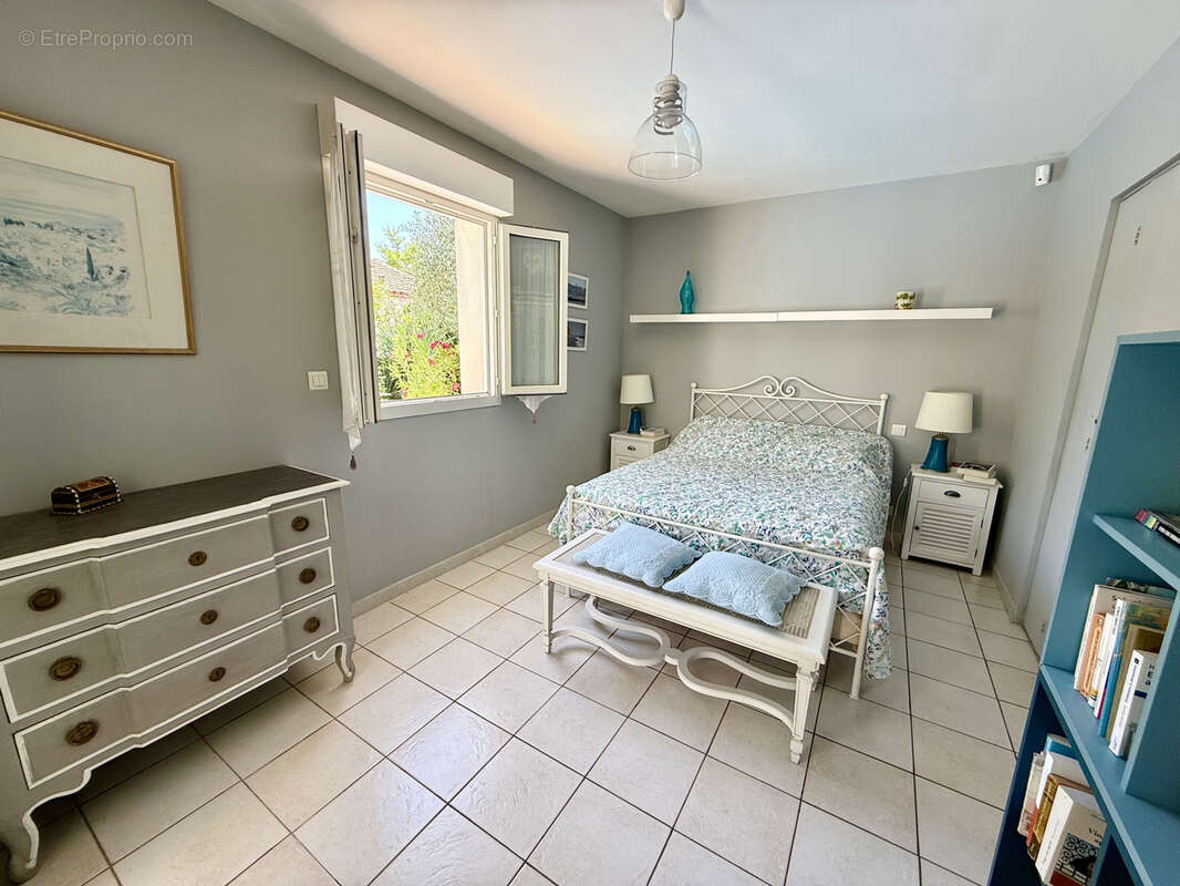 Villa indépendante de plain-pied avec 5 chambres et piscine - photo 6