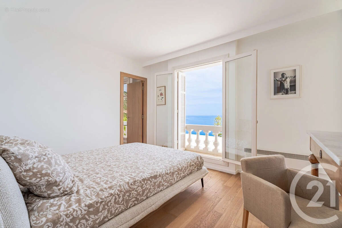 Maison à EZE